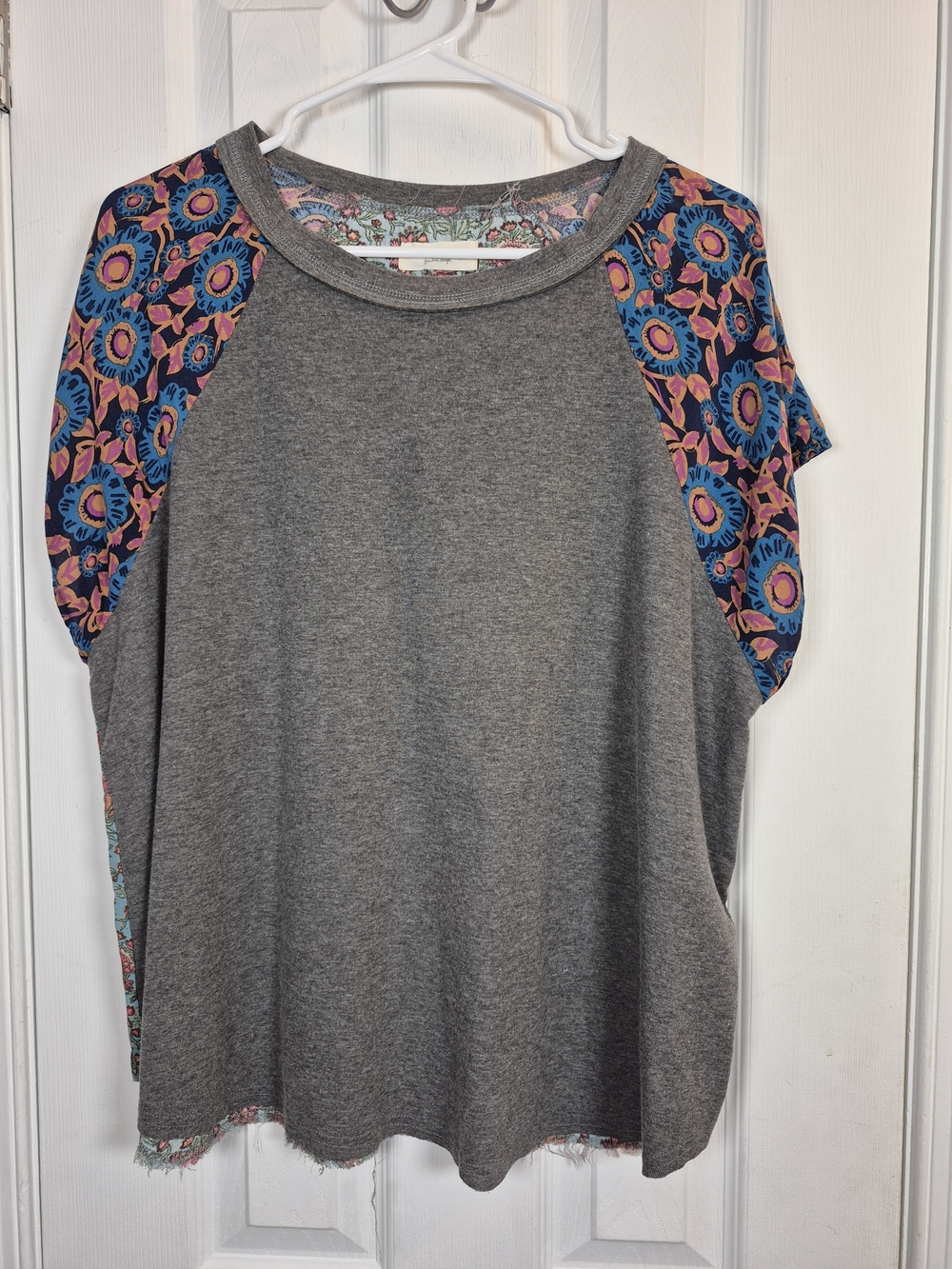 ​Natural Life Floral Raglan Mixed Media Boho Tee Top Large